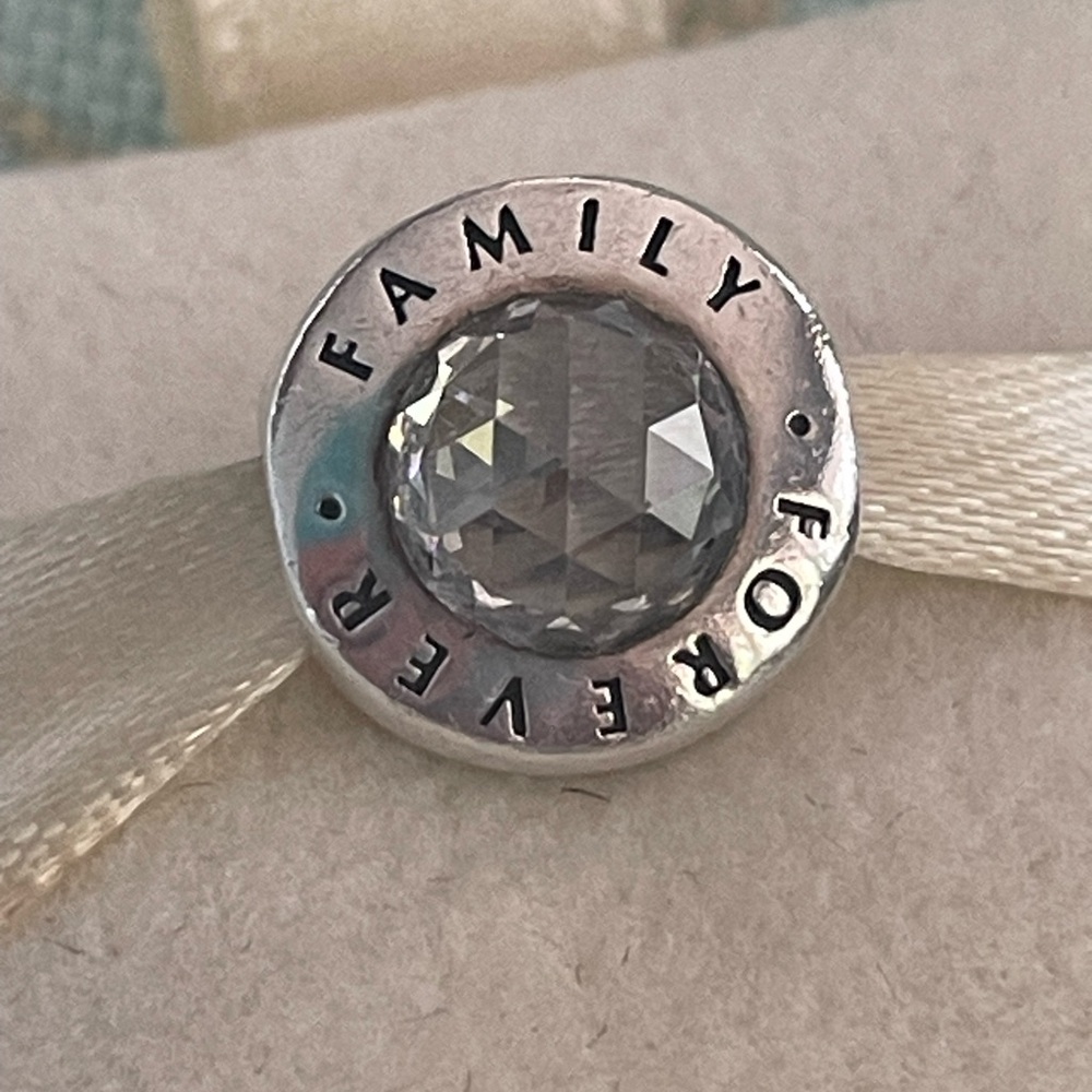 Pandora family forever bead charm